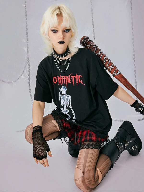 Punk Tarz Baskılı Kadın T-shirt Siyah…