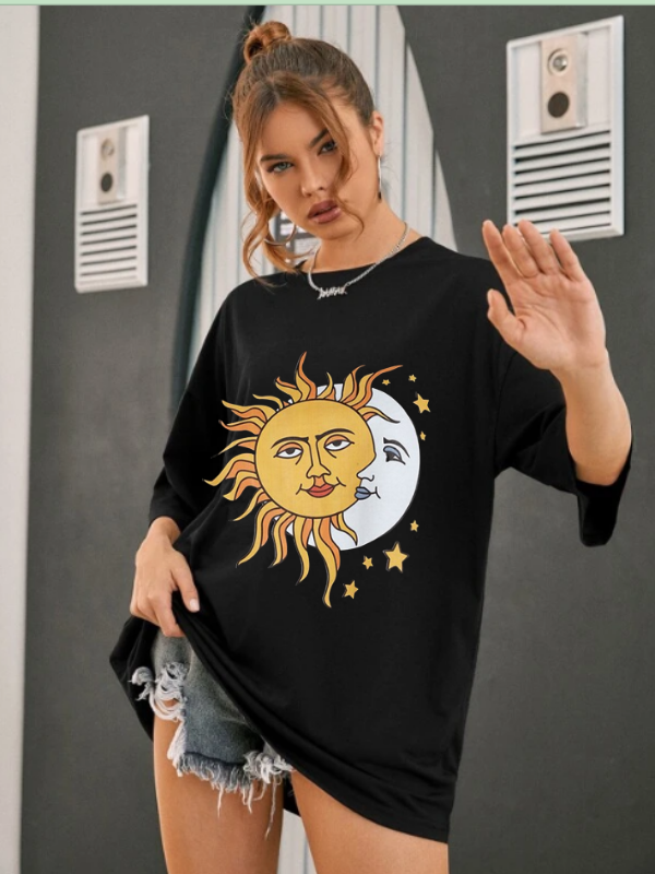 Güneş ve Ay Baskılı Bayan T-shirt…