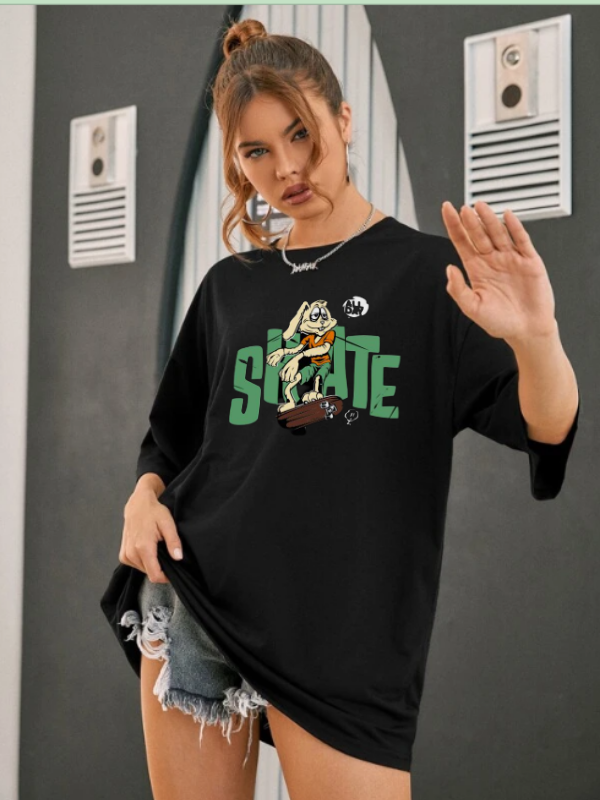 Kaykay Baskılı Kadın Siyah Tshirt Tişört…