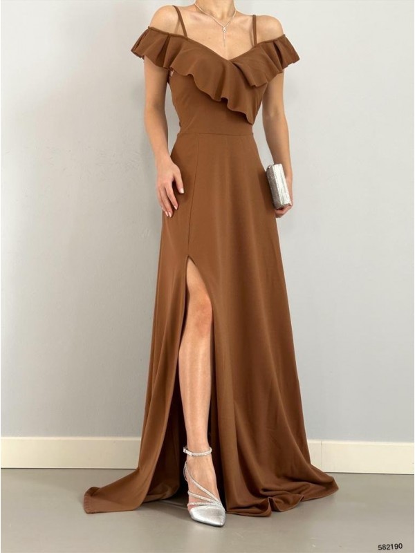 Kadın Madonna Yaka Yırtmaç Detaylı Askılı Krep Kumaş Maxi Boy Elbis…