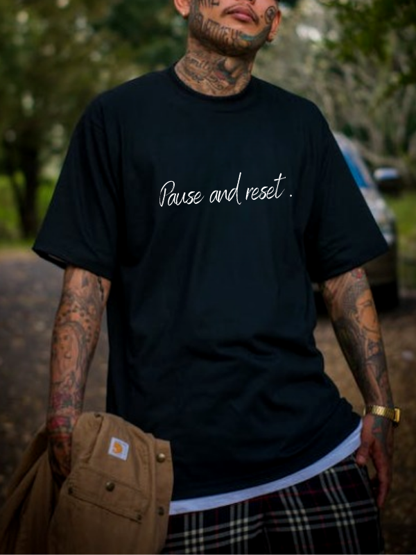 Pause And Reset Yazılı T-Shirt Siyah…