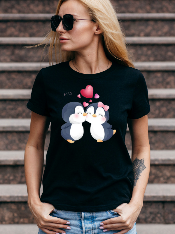 Sevimli Penguenler Baskılı Kadın Tshirt - Siyah…