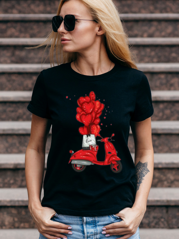 Kırmızı Balonlar Baskılı Kadın Tshirt - Siyah…
