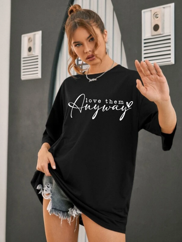 Love Them Baskılı Oversize Kadın T-Shirt…